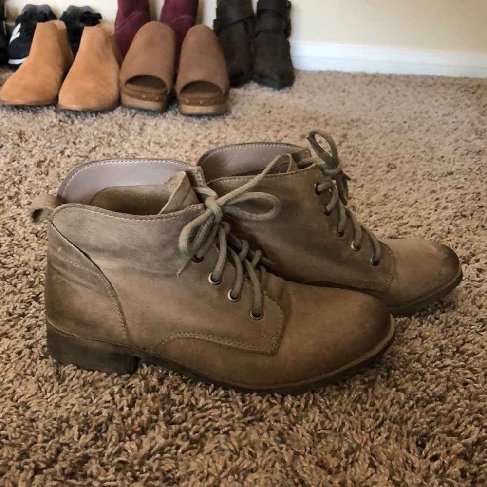 Steve Madden bootie size 6